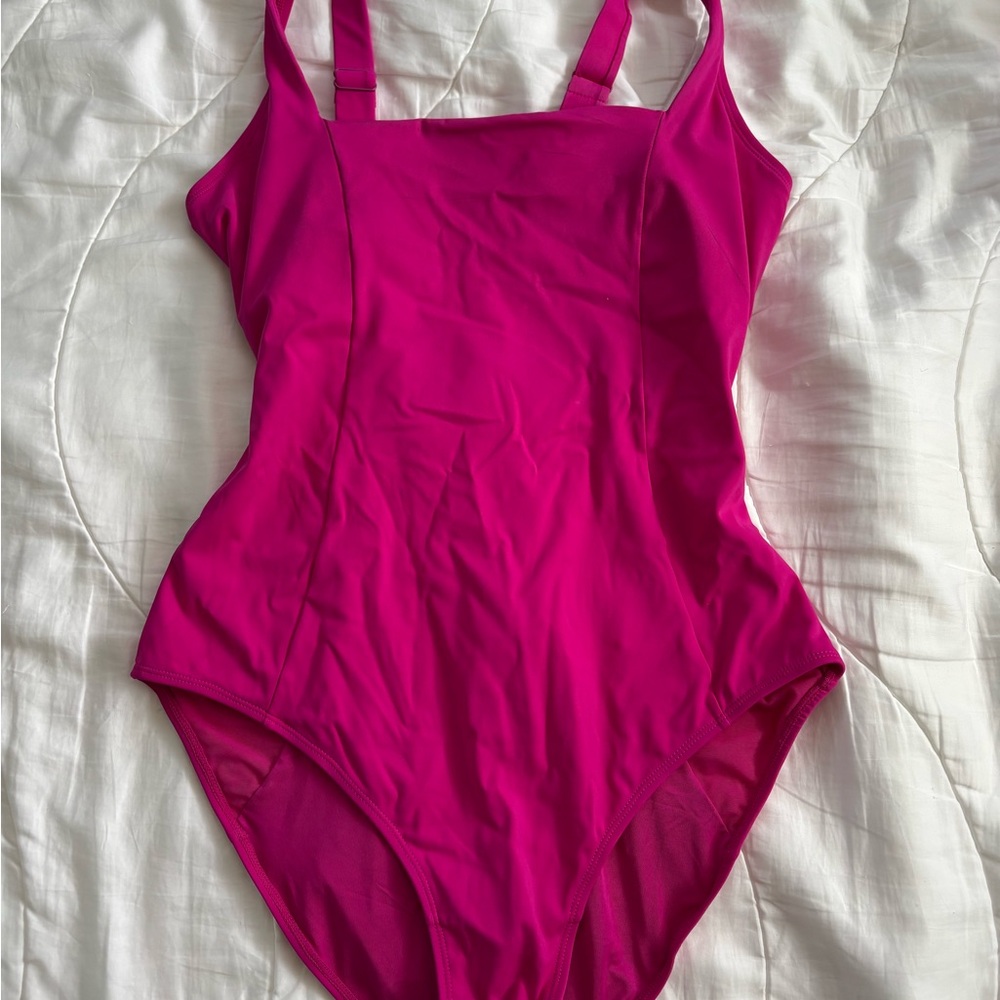 TA3 squarey One Piece Swimsuit in pink. Size xl short.